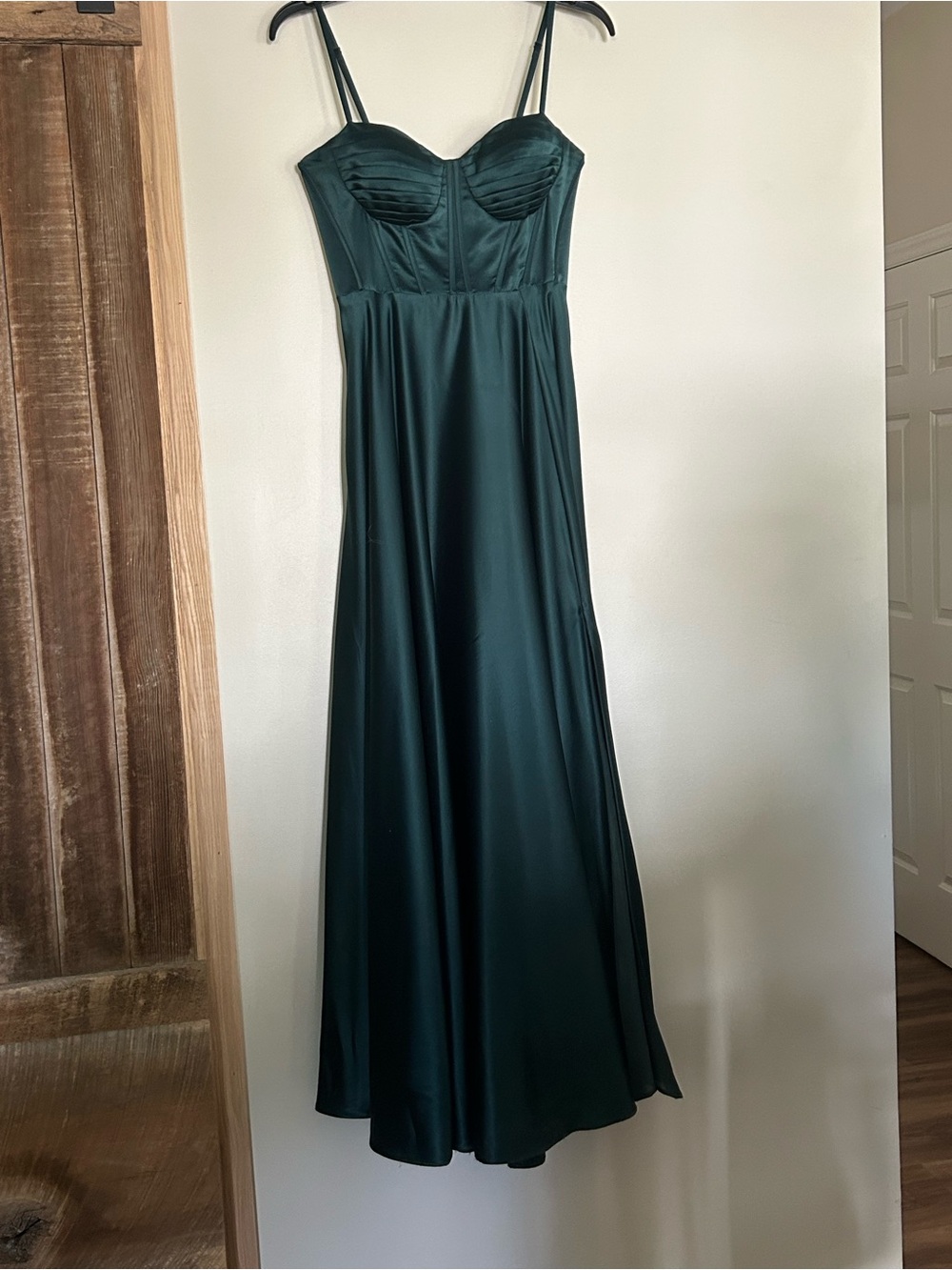 Emerald green Macy’s prom dress